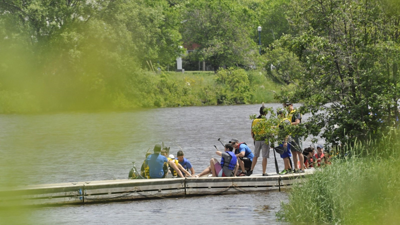 Le Défi rabaska St-Georges Ford a réuni petits et grands sur le bord de la rivière