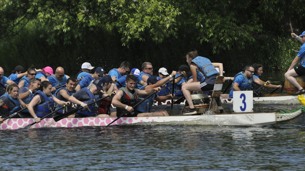 Photos et vidéo de la 10e édition de la course de bateaux-dragons