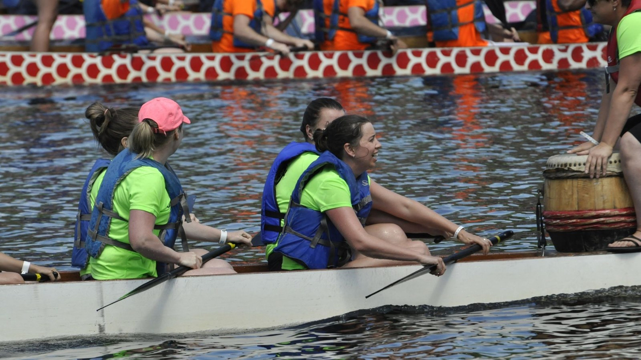 Photos et vidéo de la 10e édition de la course de bateaux-dragons