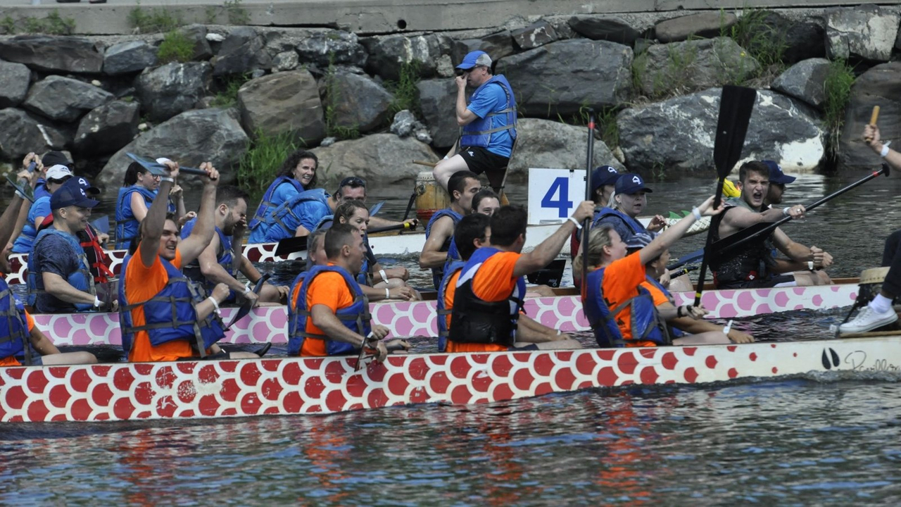Photos et vidéo de la 10e édition de la course de bateaux-dragons