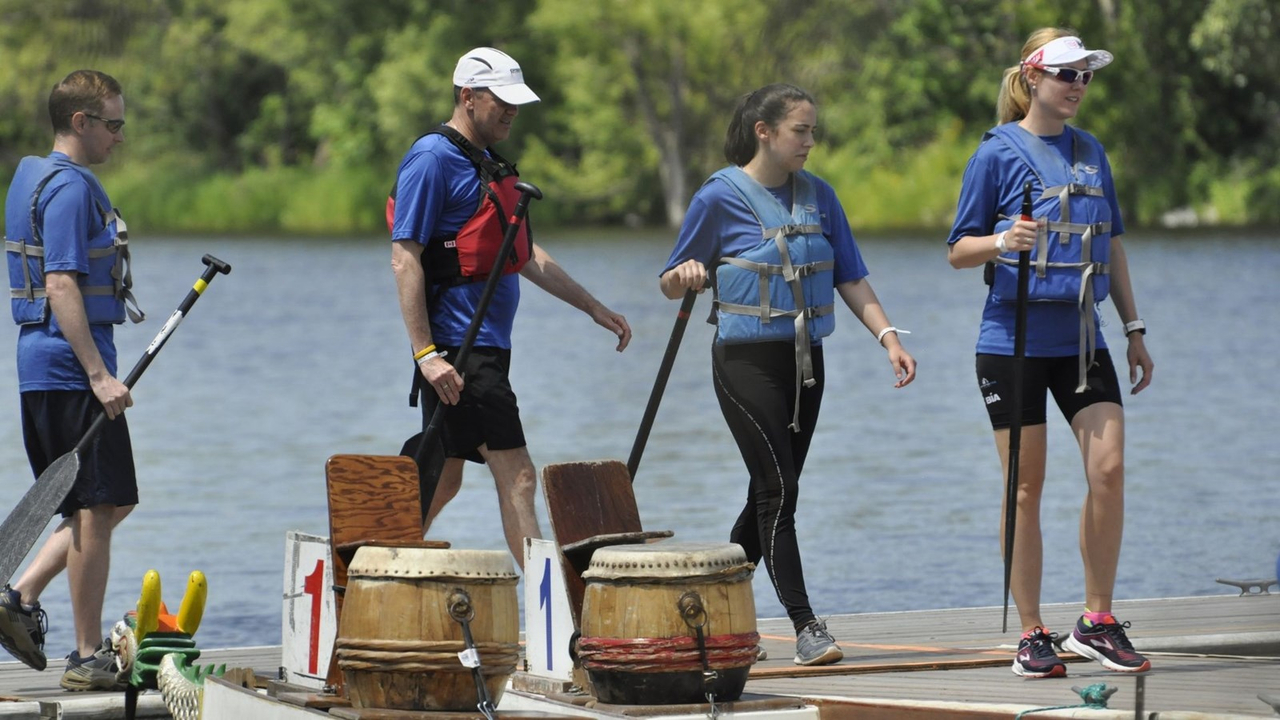 Photos et vidéo de la 10e édition de la course de bateaux-dragons