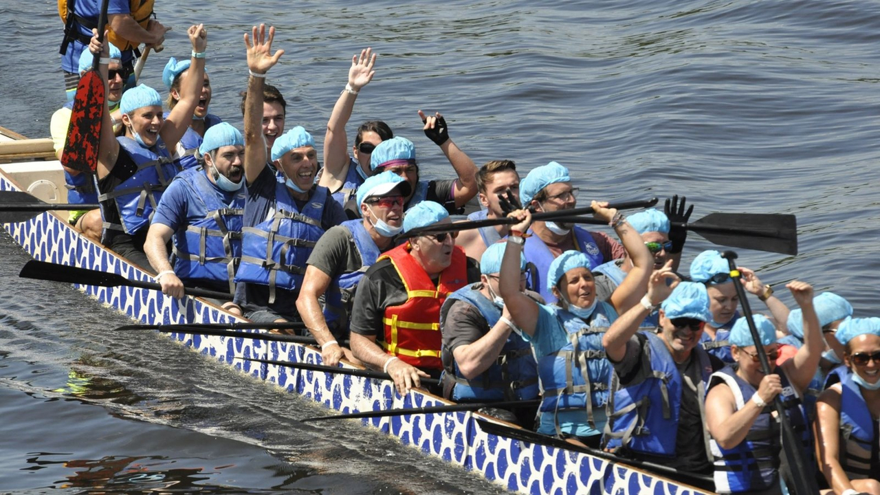 Photos et vidéo de la 10e édition de la course de bateaux-dragons
