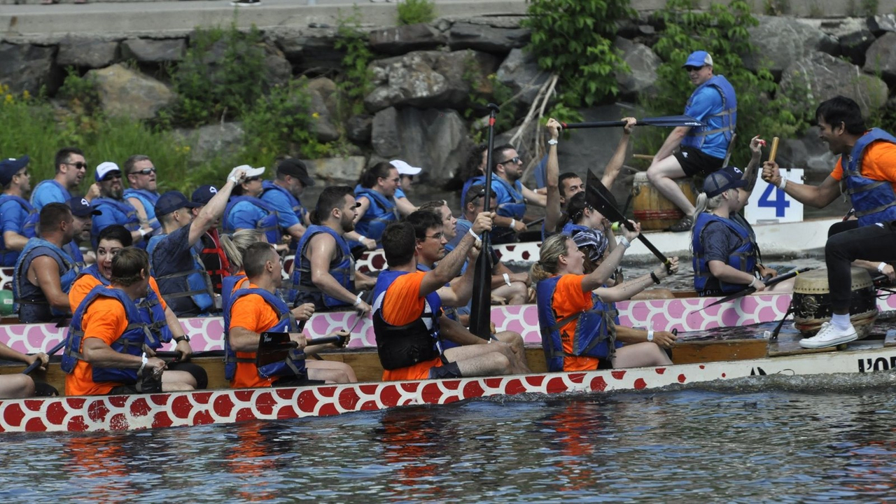Photos et vidéo de la 10e édition de la course de bateaux-dragons