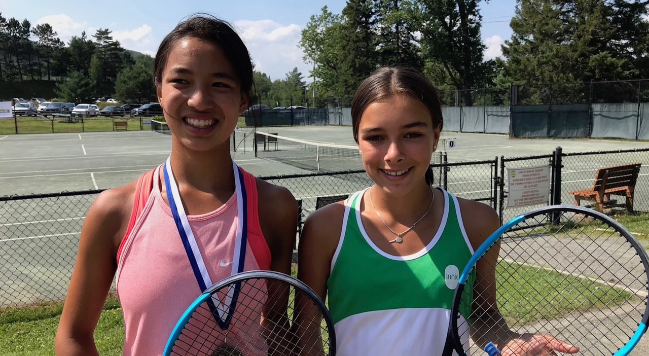 Tennis : Rosalie Carrier-Dulac et Alizée Poulin s’illustrent au championnat québécois 