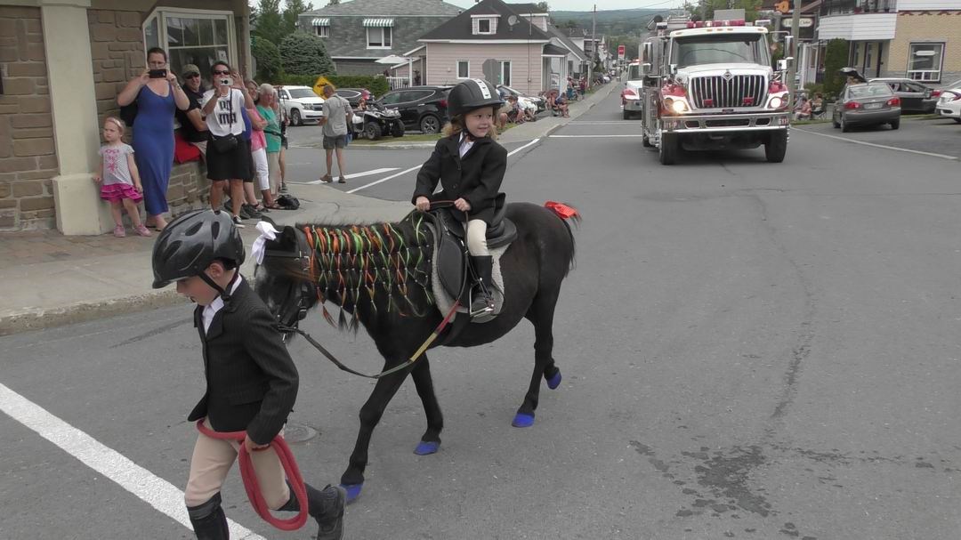 Normand DeLessard présente la parade de chevaux de Nashville en Beauce 2019