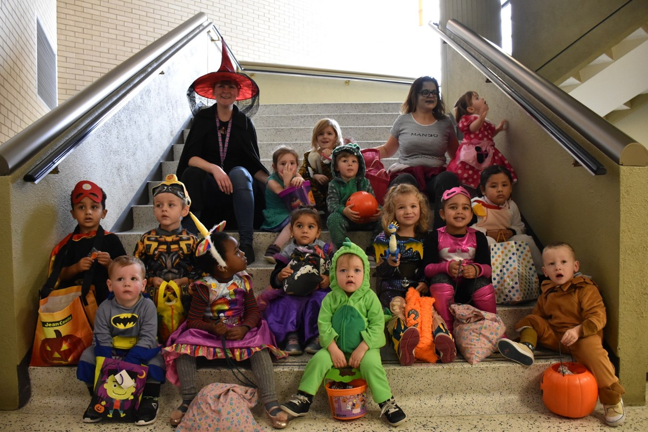 Un groupe de petits monstres a profité de l’Halloween pour prendre le contrôle du Cégep Beauce-Appalaches jeudi matin.