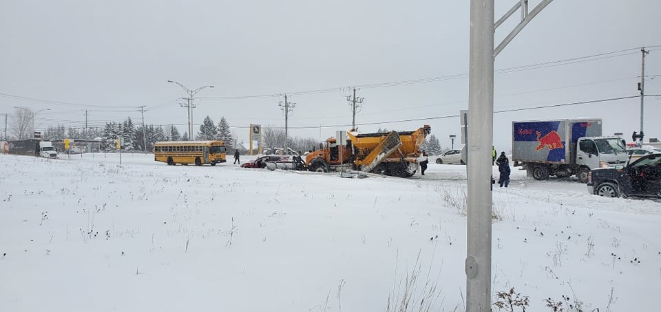 Accident au coin de la 127e Rue et de la route 204