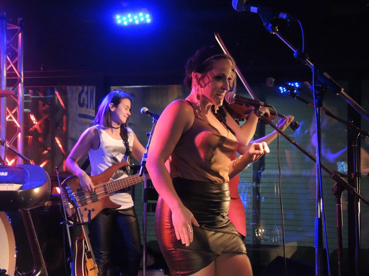 L'album « Adorable » des Ticky Jones : du country, du rock et du bonheur