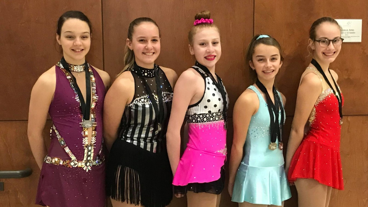 Sara-Kim Bégin, Émy Lessard, Leslie Turmel, Élodie Parent et Rosalie Aubé