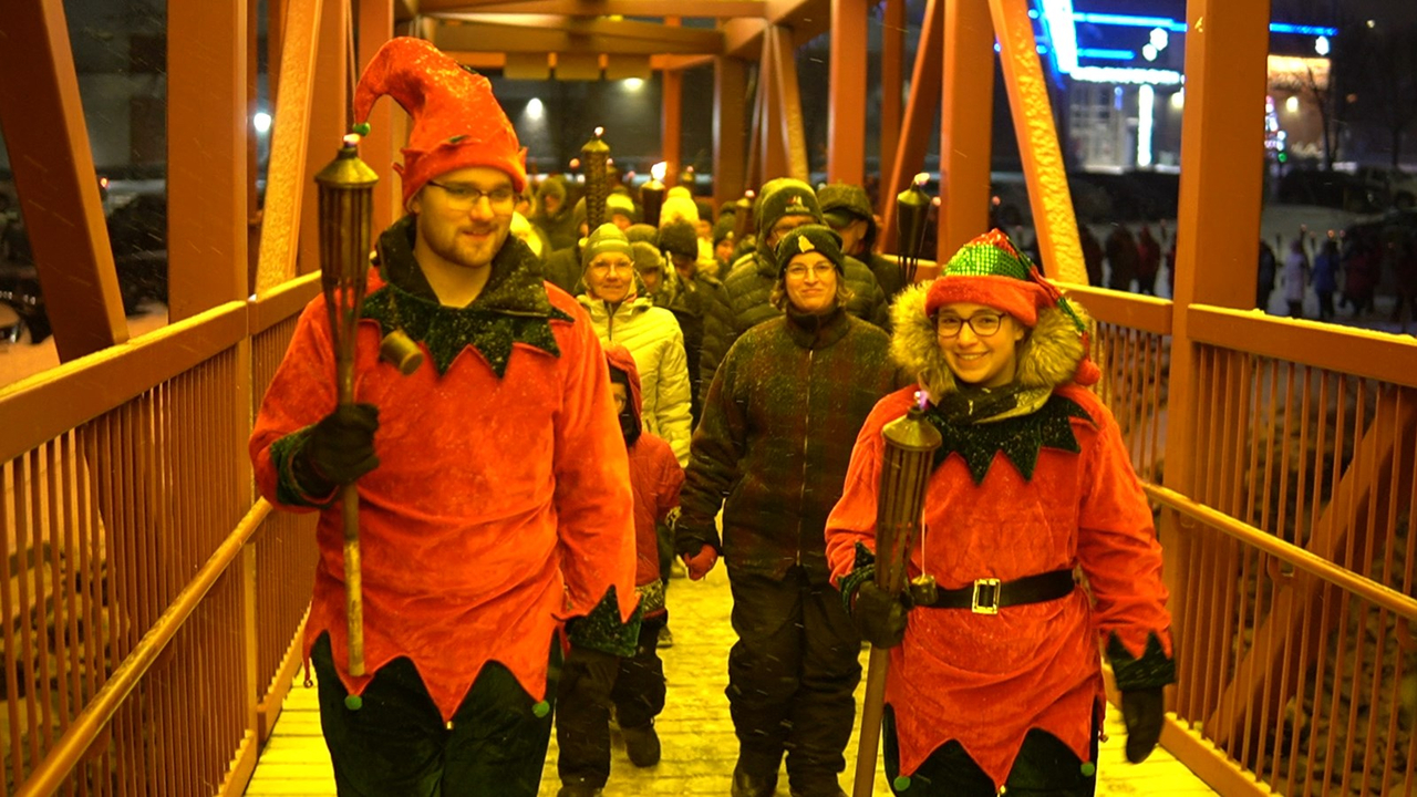 La Marche aux flambeaux a attiré 335 personnes.
