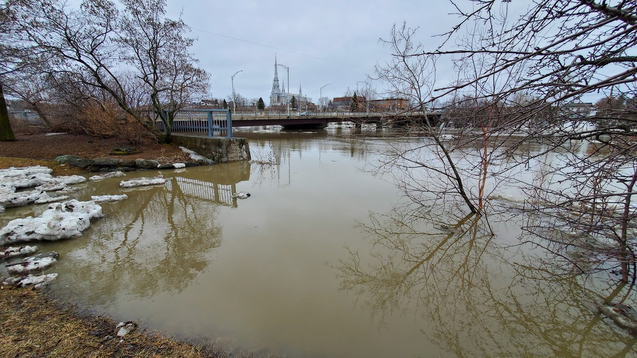 VIDÉO : Des embâcles causent des inondations à Saint-Georges
