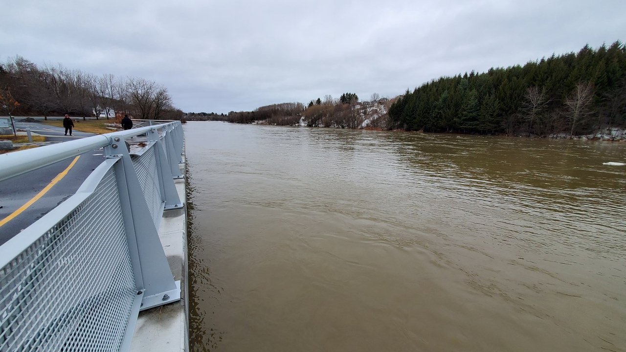 VIDÉO : Des embâcles causent des inondations à Saint-Georges