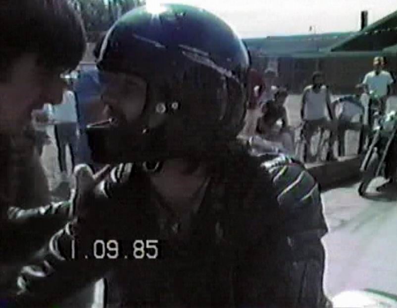 Normand De Lessard présente des tires de motos à Saint-Côme en 1985