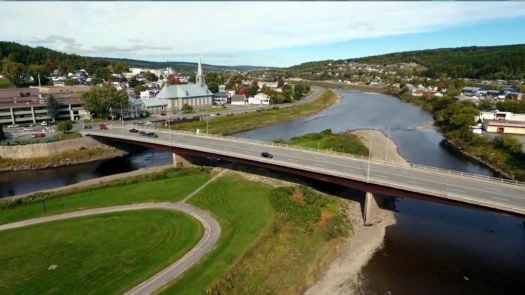 Normand DeLessard présente Beauceville vue des airs