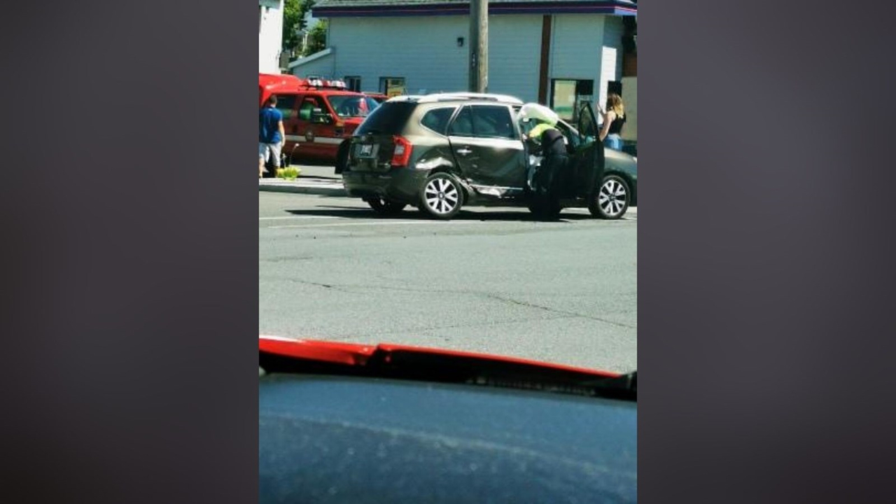 Collision entre deux véhicules sur le boulevard Renault à Beauceville