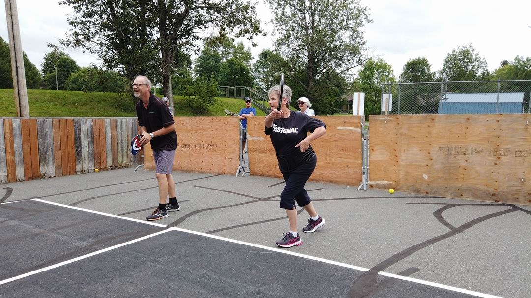 Normand DeLessard présente le Pickleball de Saint Georges