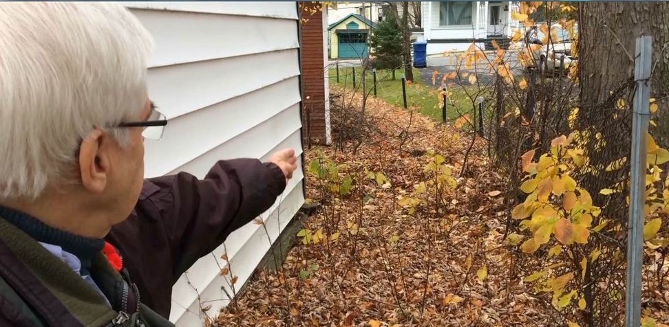 Normand DeLessard présente l'histoire du ruisseau Jérôme à Saint-Georges Ouest