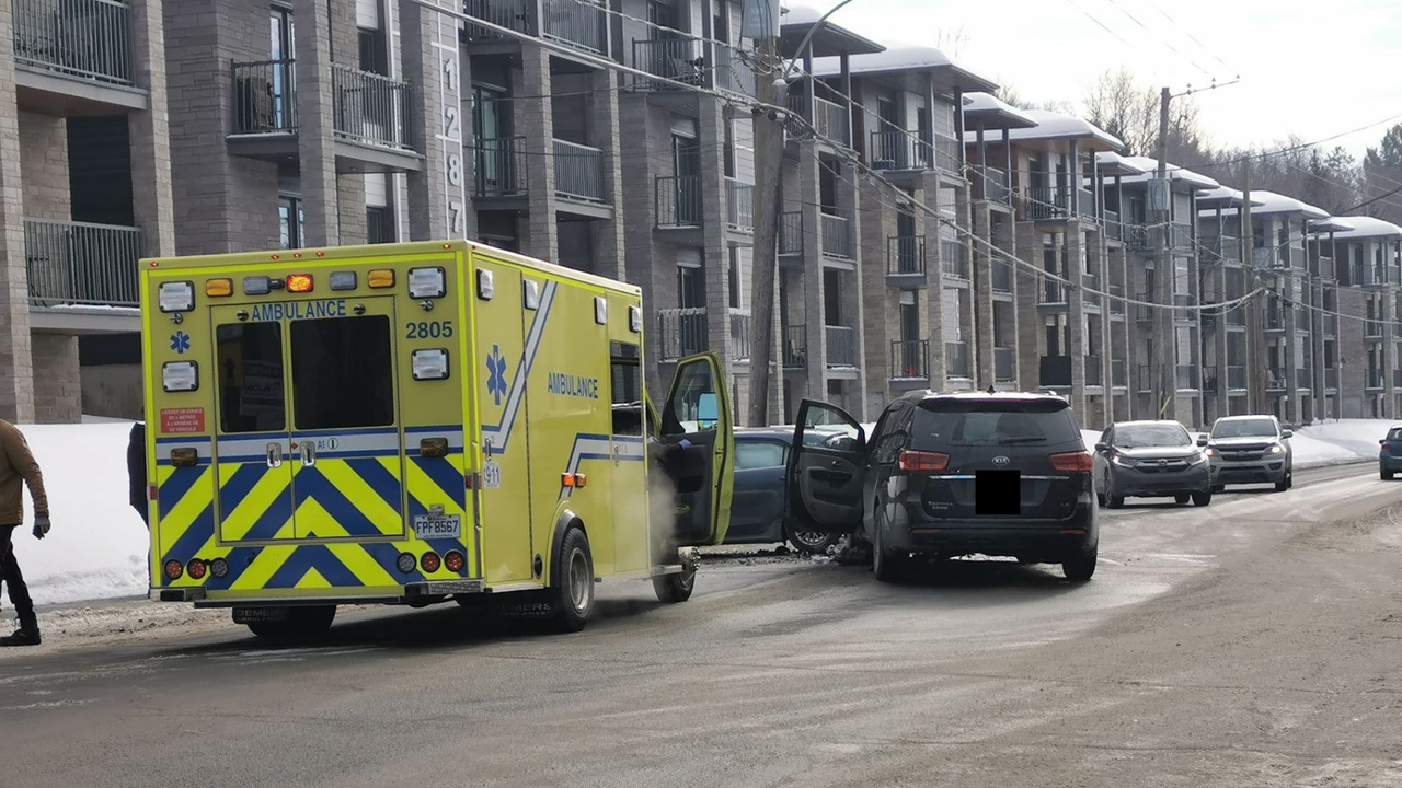 Accident entre deux véhicules sur la première avenue à Saint-Georges