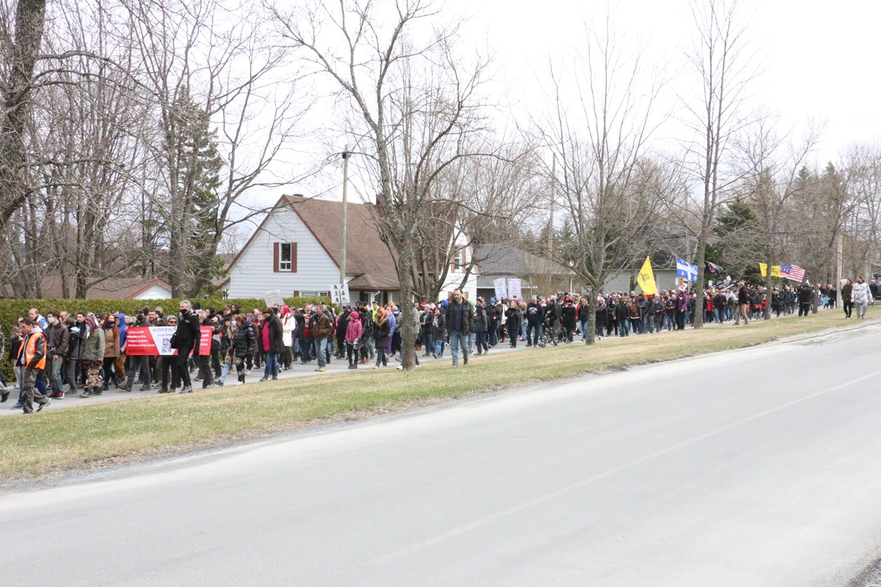 500 personnes à une manif contre les mesures sanitaires de la COVID-19