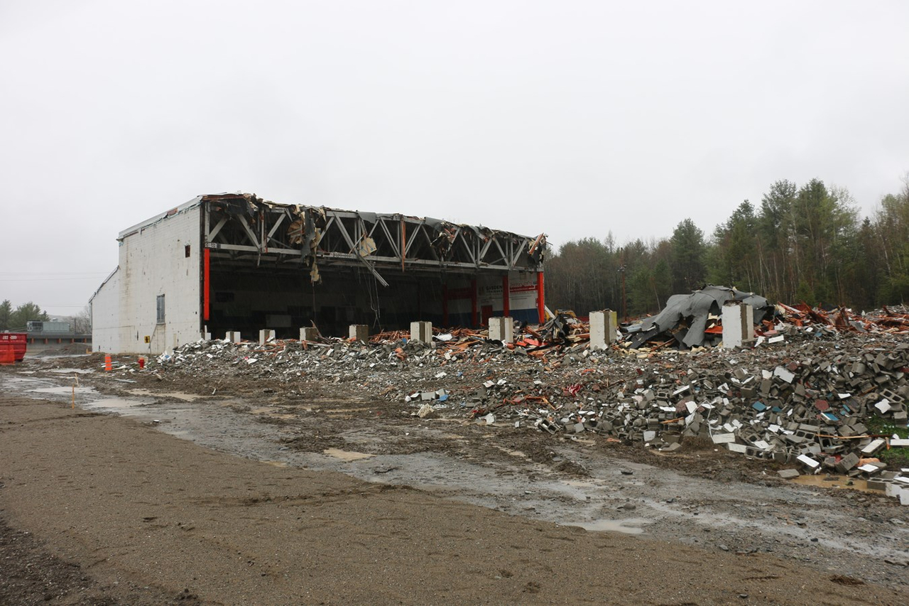 La démolition de l'ancien aréna de Beauceville devrait se conclure cette semaine