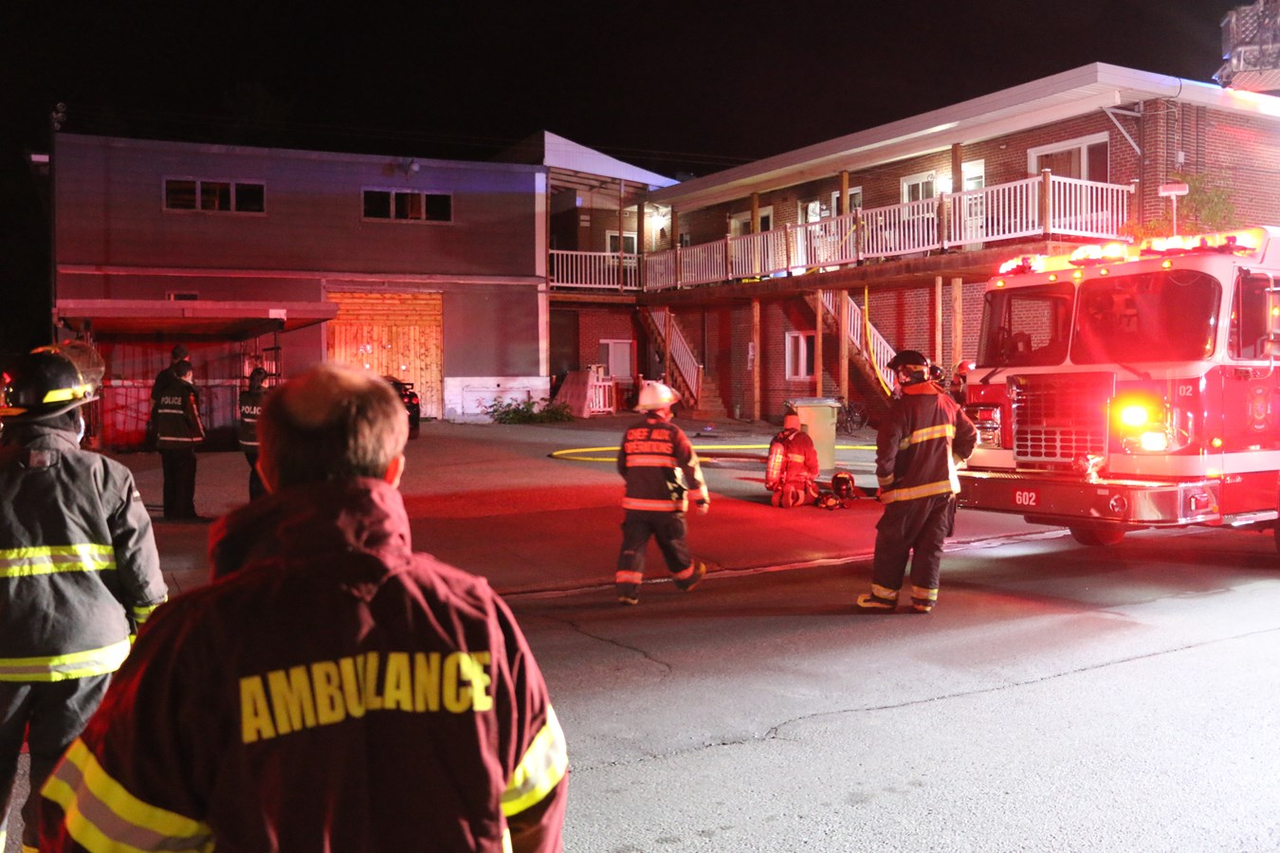 Incendie suspect dans un édifice à logements à Saint-Georges Ouest