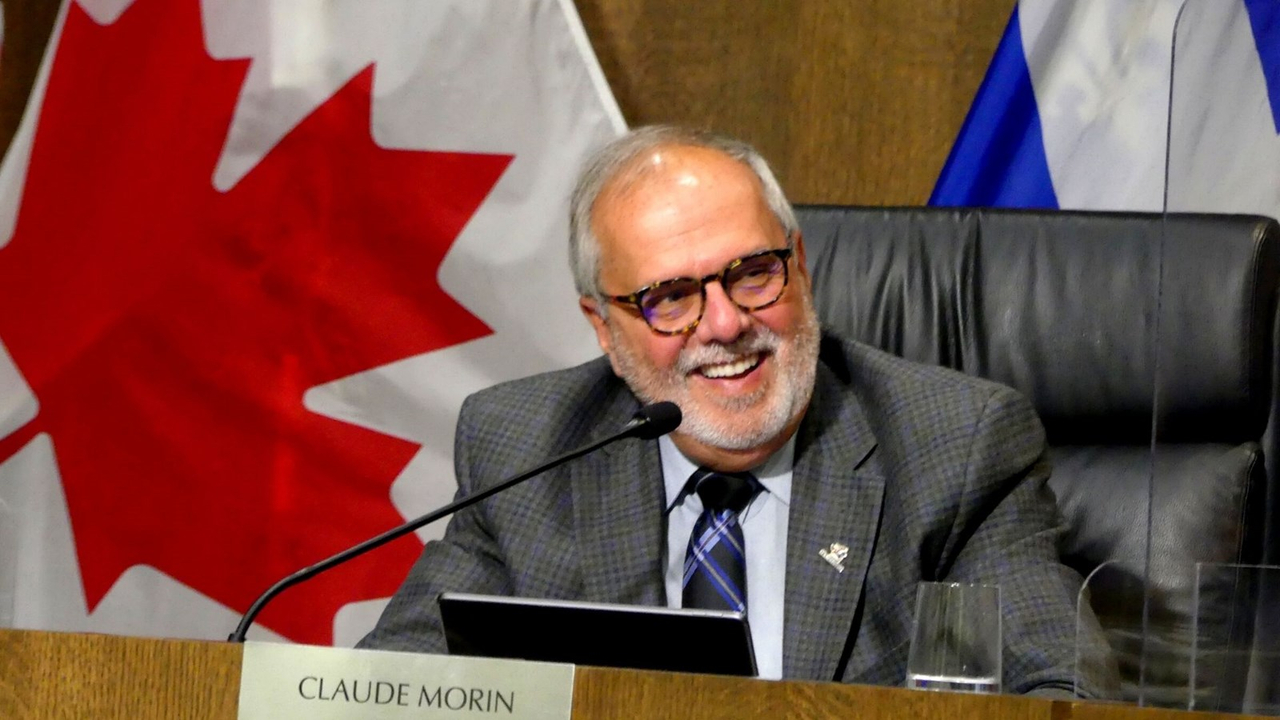 Le maire était tout sourire d'annoncer qu'il sera de la course aux élections municipales du 7 novembre prochain.