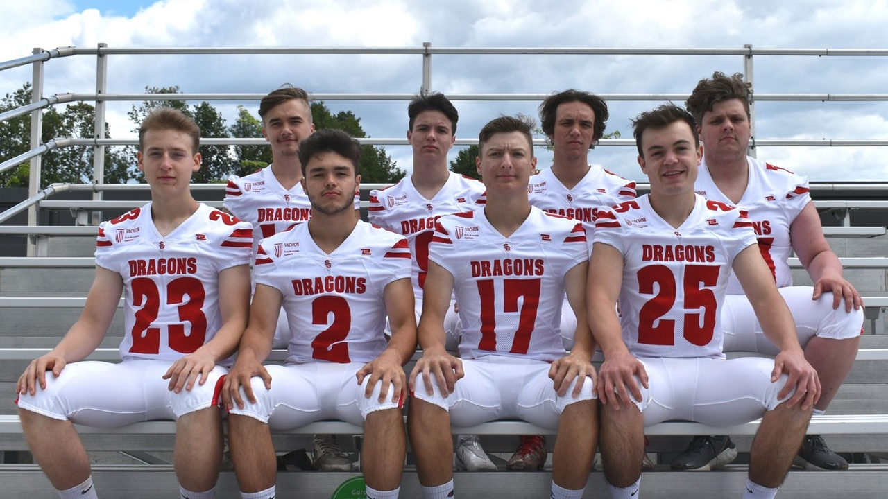 De gauche à droite sur la photo : Benjamin Thibault, Marc-Antoine Lacroix, Pier-Luc Boucher, Zachary Vachon, Justin Talbot, Tristan Houle, Zachary Roy et Antoine Quirion.