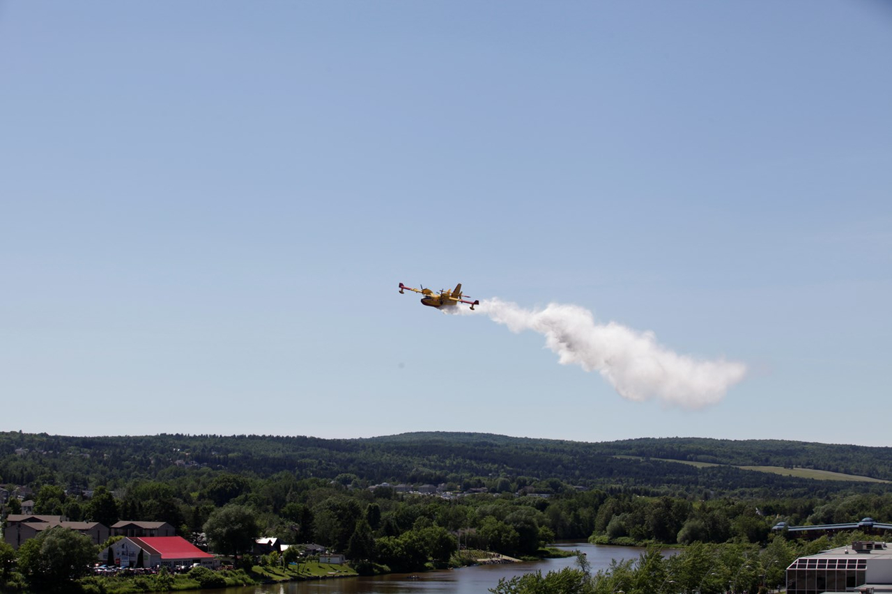 Avion-citerne Canadair CL-415