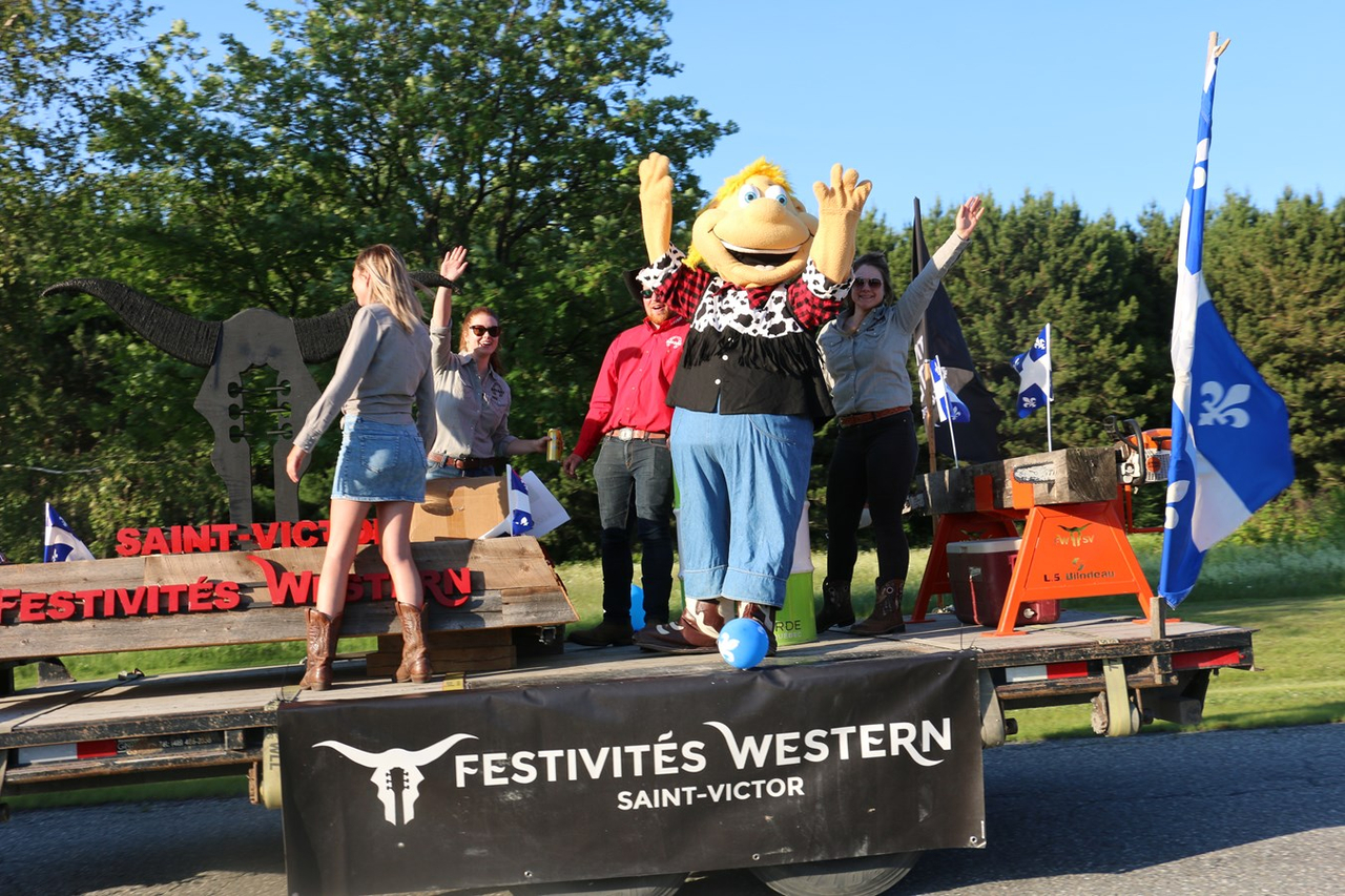 Défilé à Saint-Victor pour la Fête nationale du Québec