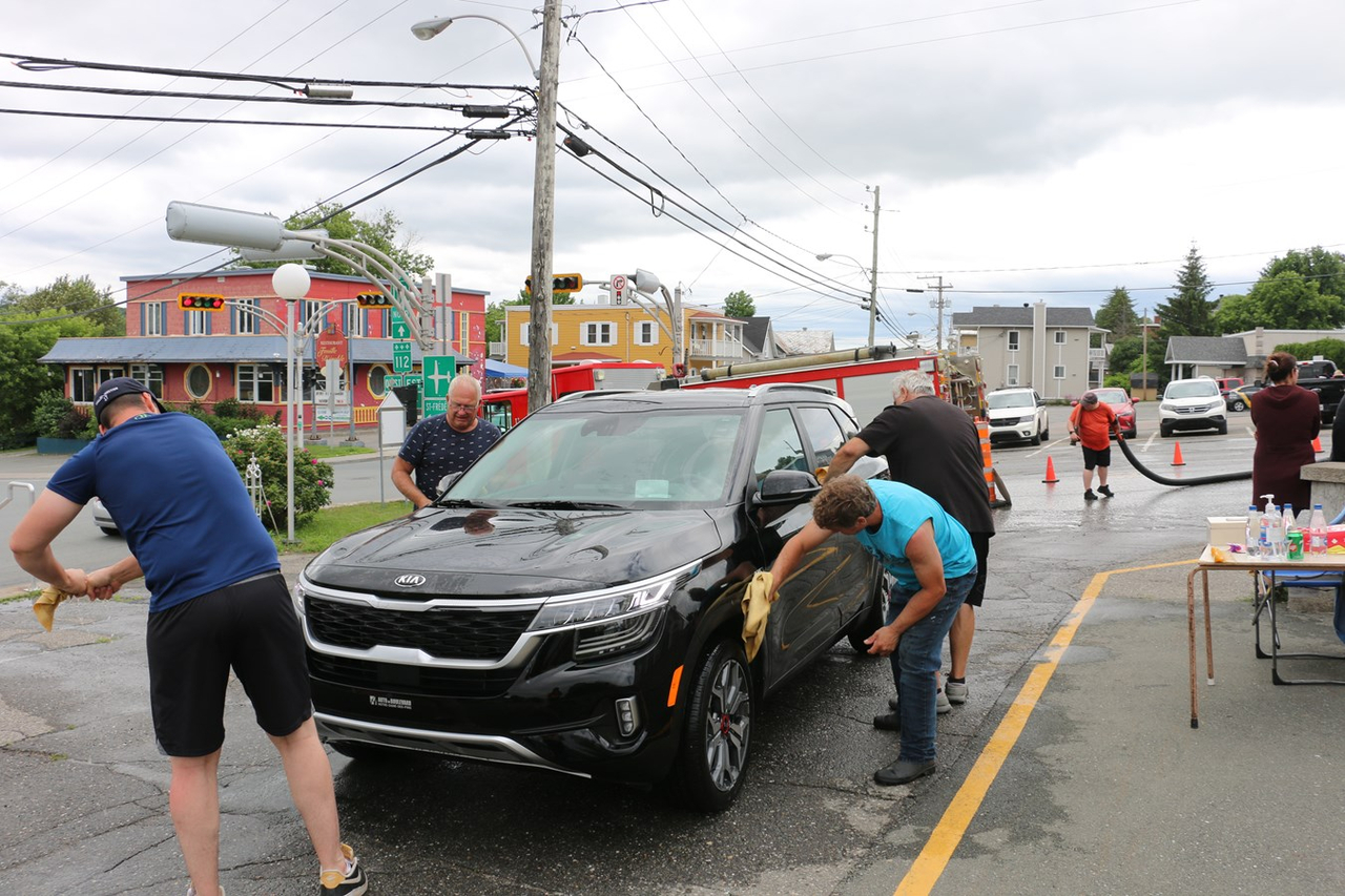 Nouveau record pour le lave-o-thon des pompiers de Vallée-Jonction