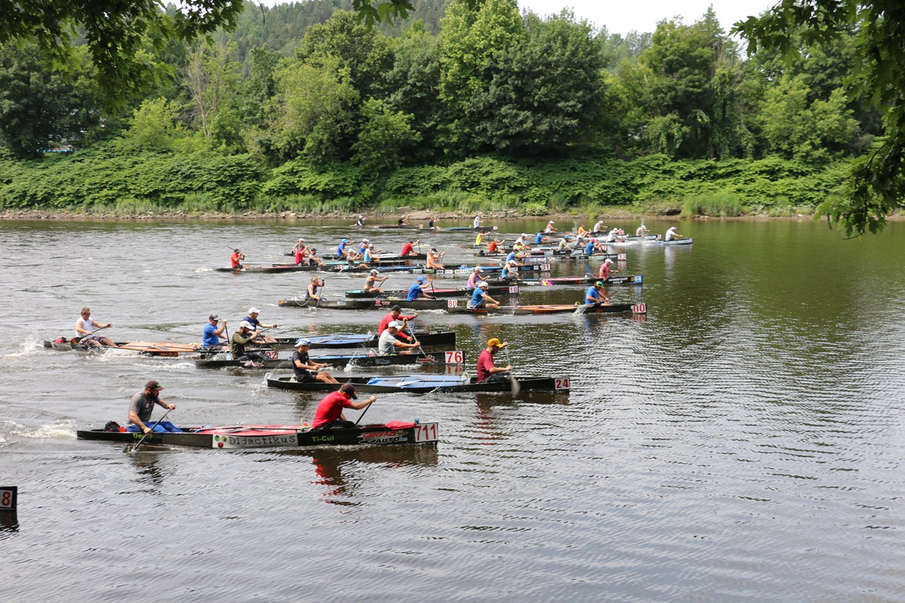 Découvrez en images la course de canot en binôme à Vallée-Jonction