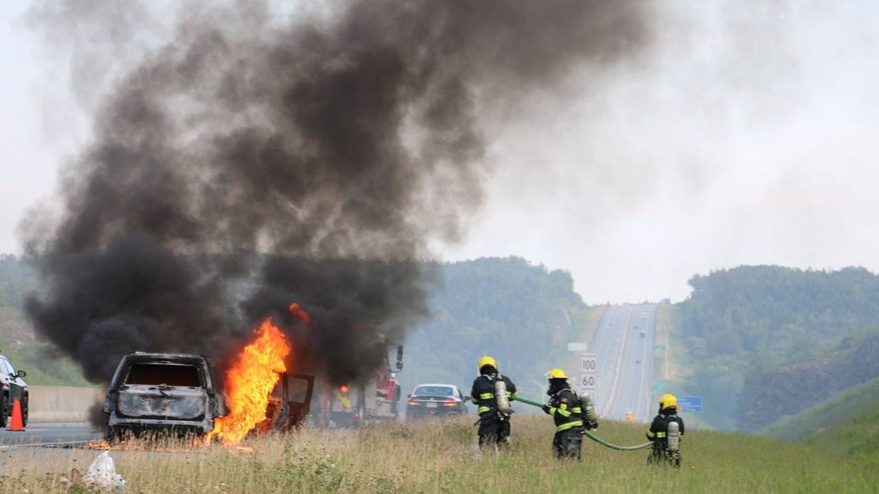 Voiture incendiée sur l'Autoroute 73