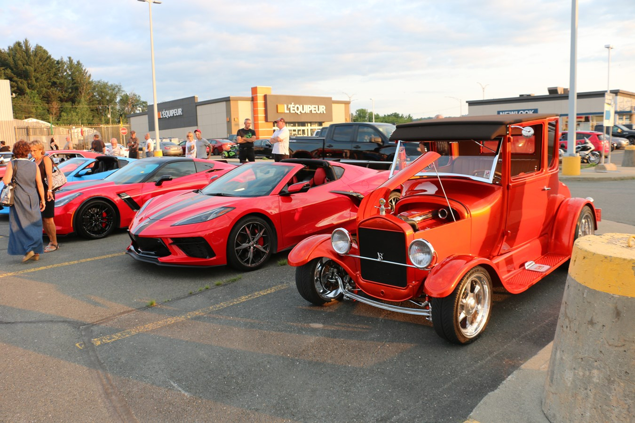 Club automobiles Beauté d'acier: des rencontres de passionnés