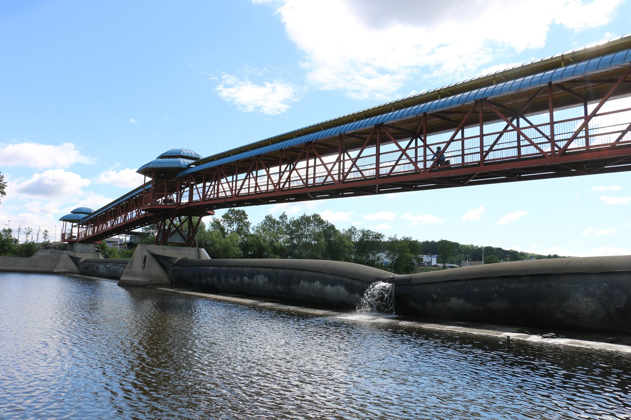 Passerelle Canam/Boa-Franc lors de la mise en marche du barrage gonflable