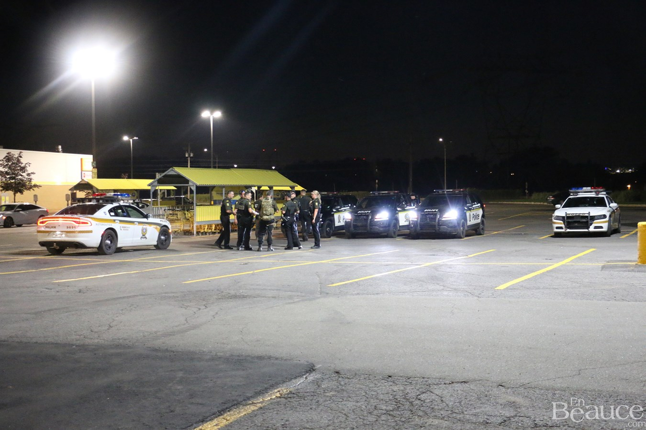 Photoreportage de l'opération policière à Sainte-Marie