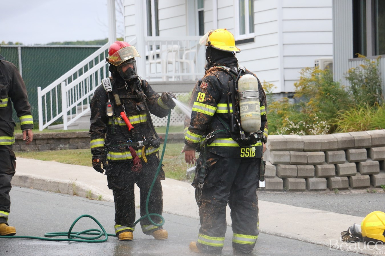 Une résidence ravagée par les flammes à Beauceville