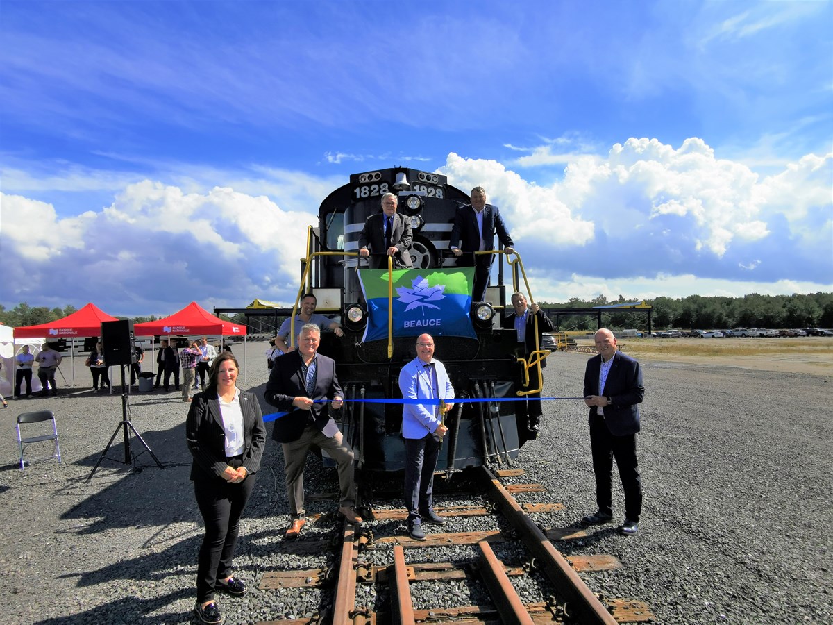 Isabelle Lecours, Nelson Grenier, Béland Audet, Claude Drouin, Olivier Dumais, Luc Provençal, François Jacques et Gaétan Vachon