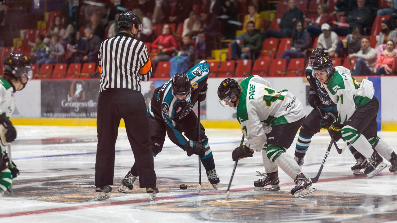 Une belle victoire pour le match inaugural des Condors hockey