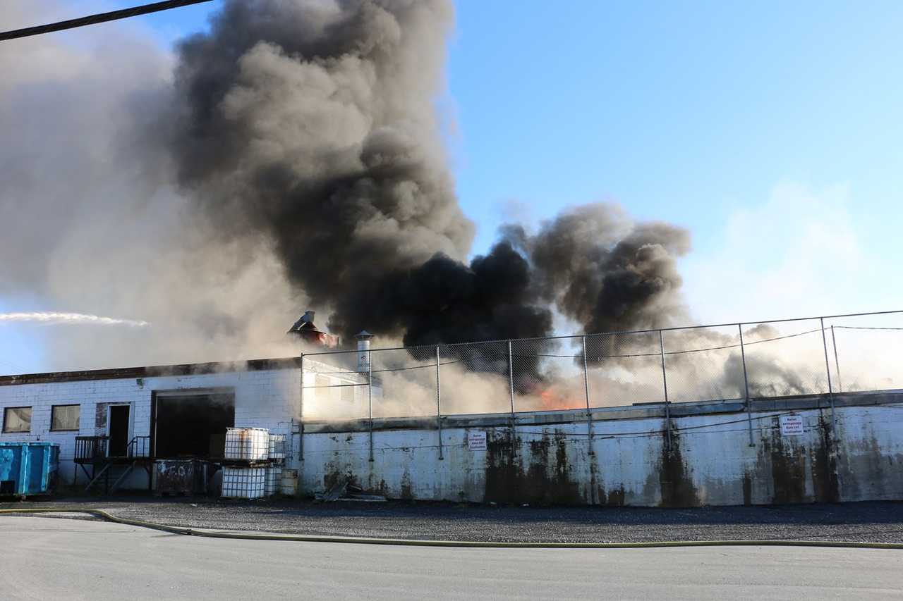 Huit personnes blessées dans l'incendie chez Séchoirs de Beauce
