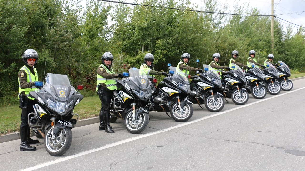 Équipe de motard de la Sûreté du Québec à Saint-Georges lors de la compétition international de cycliste