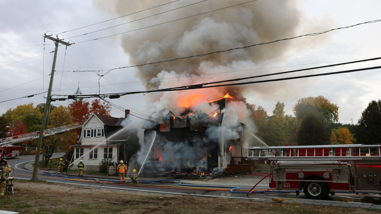 Deux maisons incendiées à Scott
