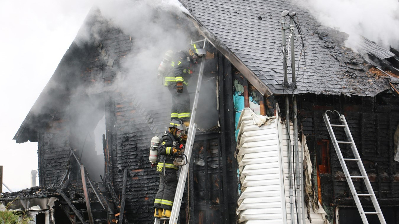 Une résidence détruite par les flammes à Lambton