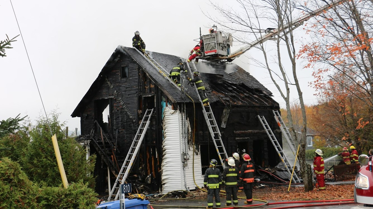 Une résidence détruite par les flammes à Lambton