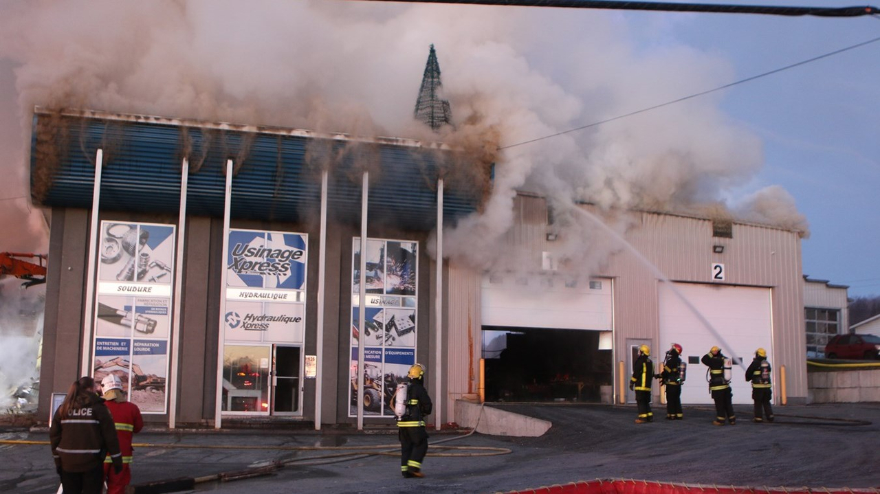 Incendie chez Usinage Xpress: le feu aurait pris naissance dans la chambre à peinture