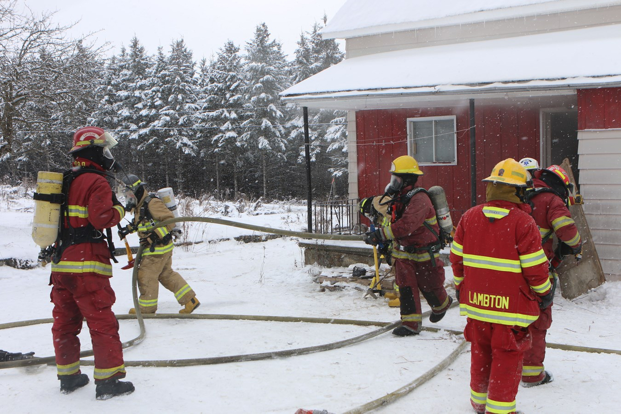 Un bon exercice de mise à feu pour les pompiers de Lambton