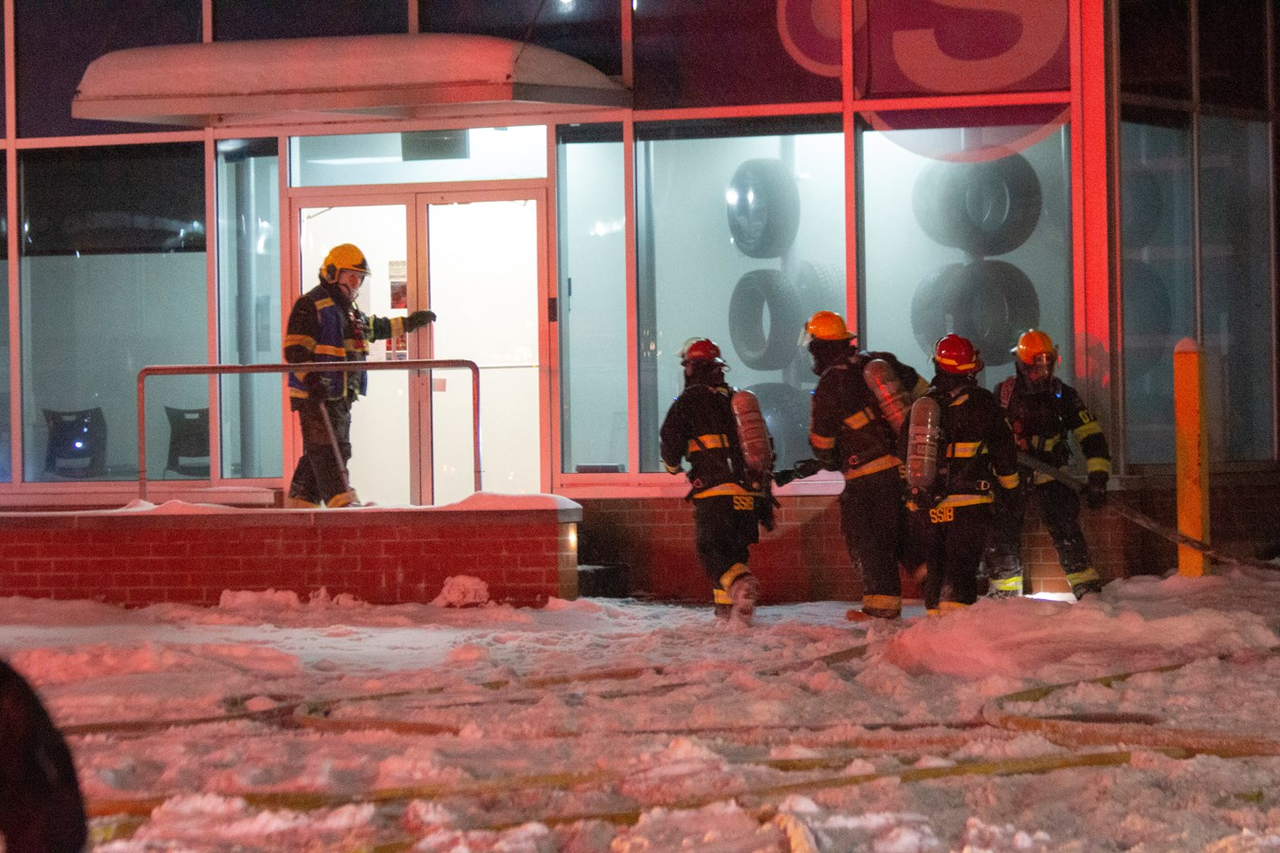 Important incendie chez Pneus Beaucerons à Beauceville