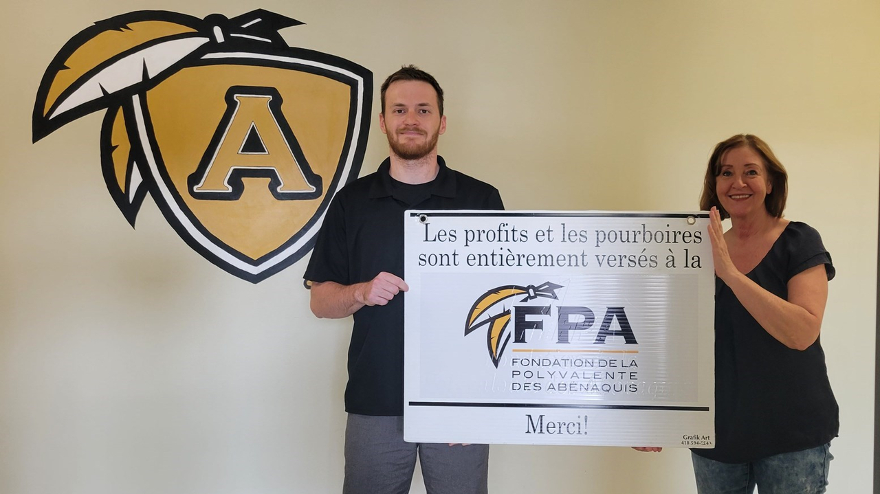 Martine Côté, présidente de la Fondation de la Polyvalente de Abénaquis et Marc-Antoine Poulin, organisateur.
