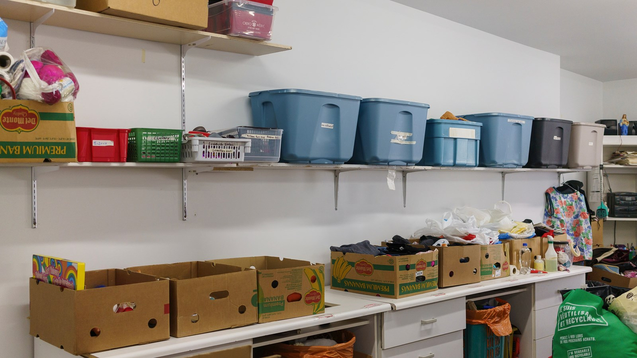 Chaque type de vêtements a sa caisse attitrée.