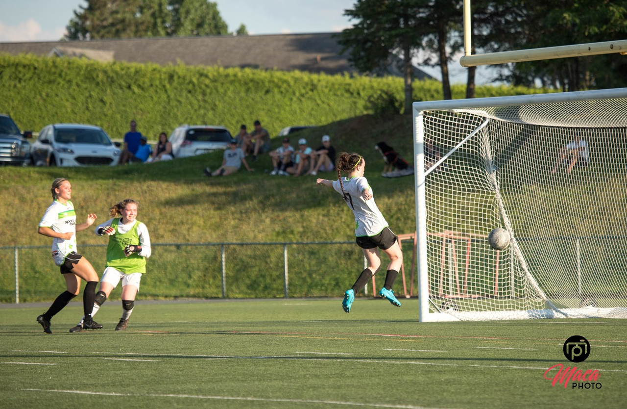 Une partie pour promouvoir le soccer féminin