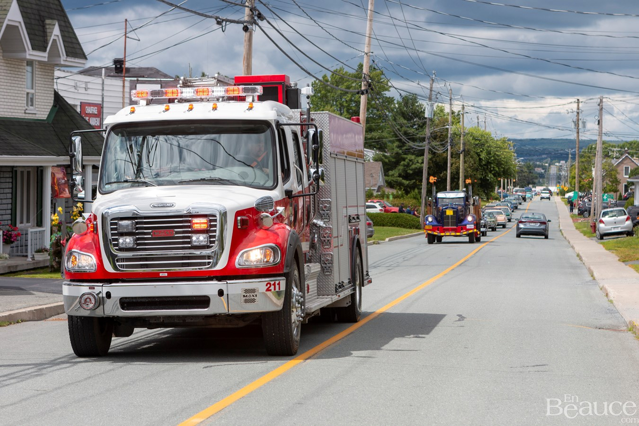 La parade de voitures anciennes de Nashville en Beauce 2022 en images